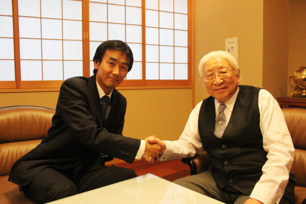 プロフィール
